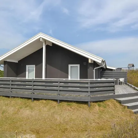 Σπίτι διακοπών Three-bedroom In *