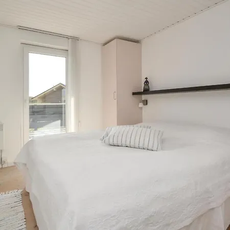 Σπίτι διακοπών Three-bedroom In *